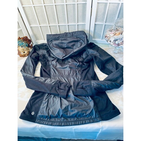 Lululemon Rush Hour Jacket - Picture 4 of 12